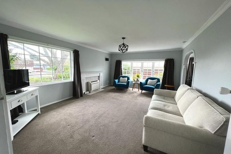 Photo of property in 6 Henare Street, West End, Palmerston North, 4412