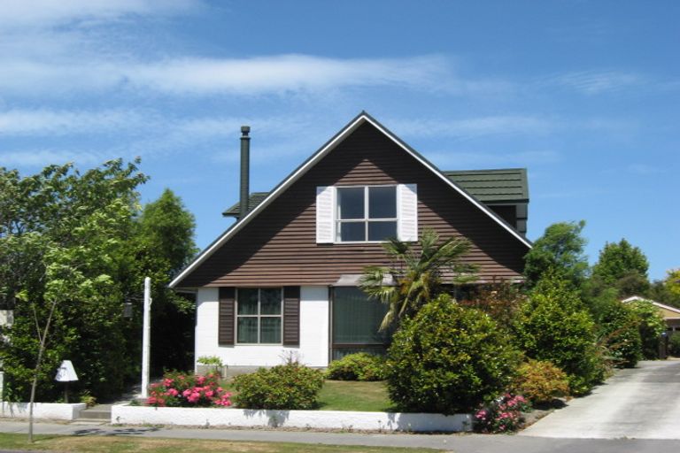 Photo of property in 11 Delaware Crescent, Russley, Christchurch, 8042