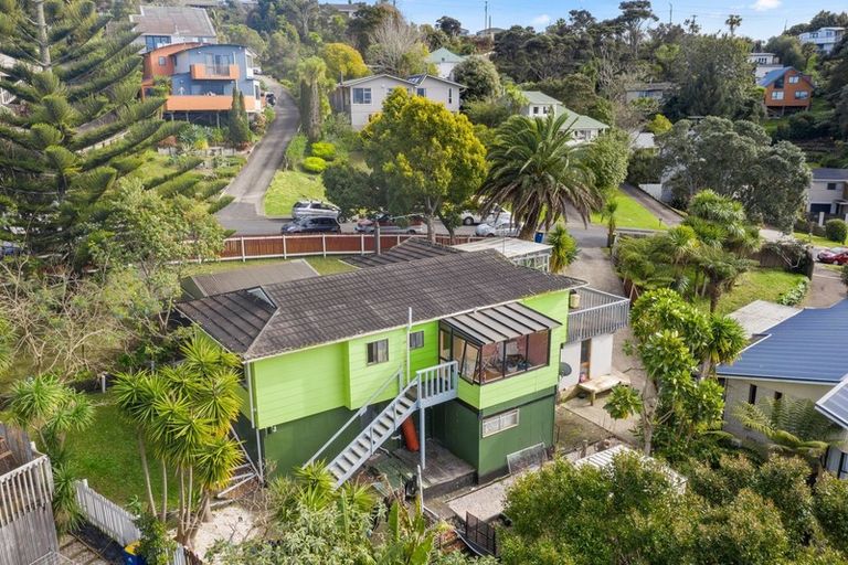 Photo of property in 12 Noeleen Street, Glenfield, Auckland, 0629