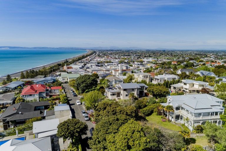 Photo of property in 9 Hukarere Road, Bluff Hill, Napier, 4110