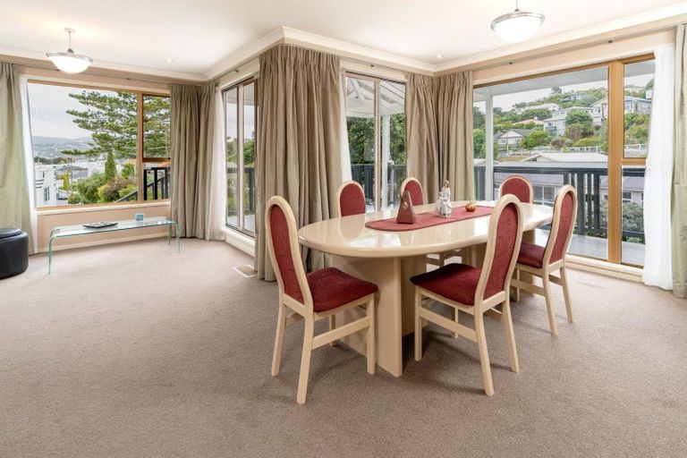 Photo of property in 14 Cavendish Square, Strathmore Park, Wellington, 6022