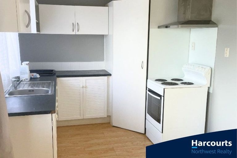 Photo of property in 89 West Harbour Drive, West Harbour, Auckland, 0618