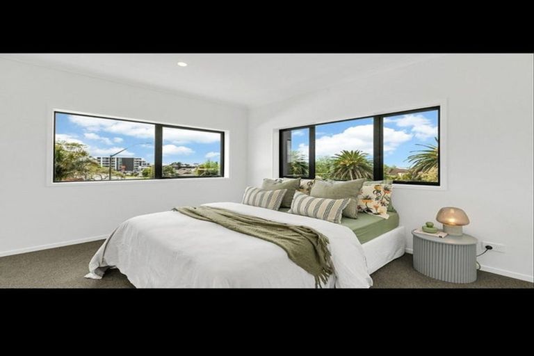 Photo of property in 3/500 Te Atatu Road, Te Atatu Peninsula, Auckland, 0610