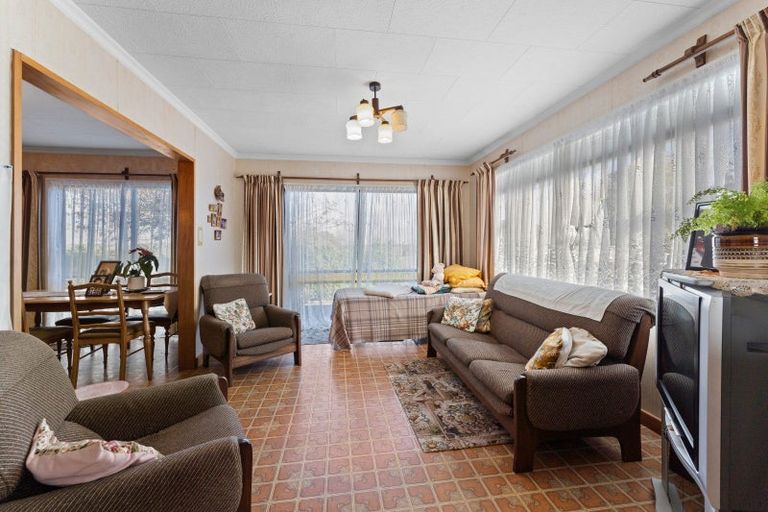 Photo of property in 43 Oriwa Crescent, Otaki, 5512