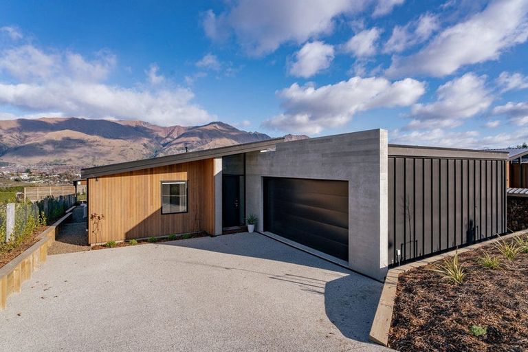 Photo of property in 15 Mills Road, Wanaka, 9305
