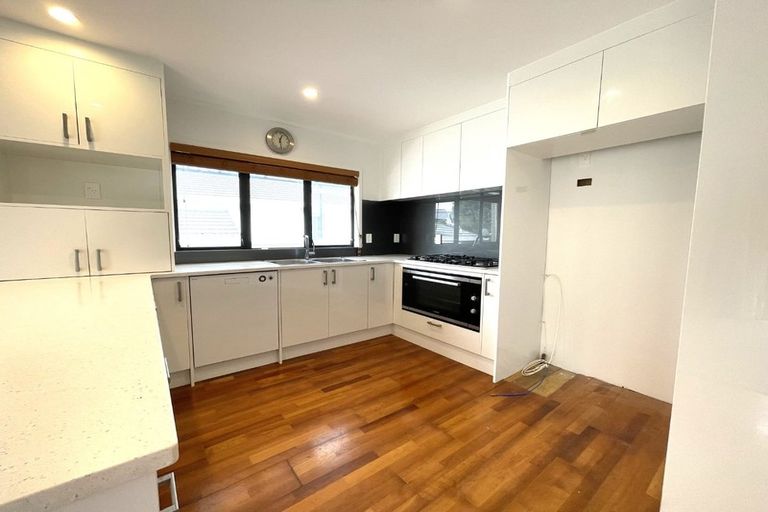 Photo of property in 7 Cherub Place, West Harbour, Auckland, 0618
