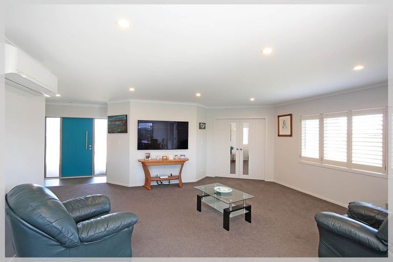 Photo of property in 10 Story Street, Foxton Beach, Foxton, 4815