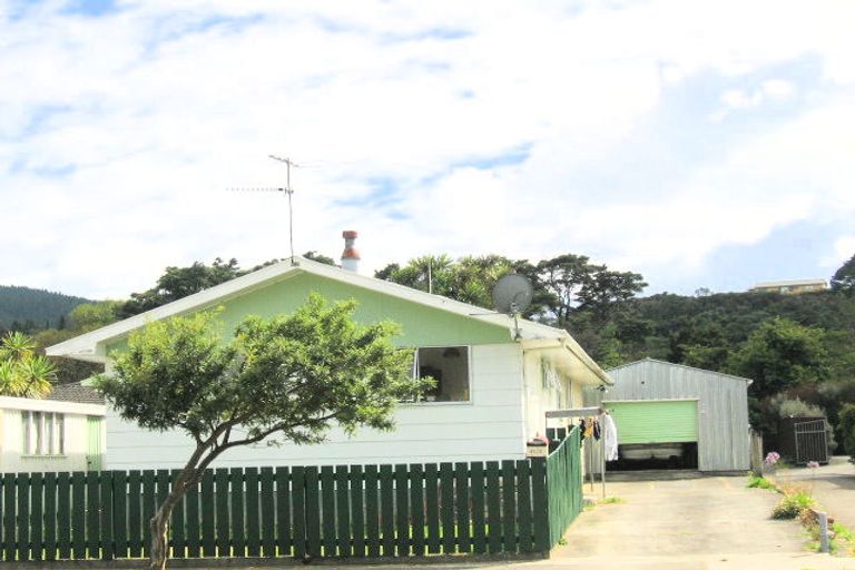 Photo of property in 2/47 Gemstone Drive, Birchville, Upper Hutt, 5018