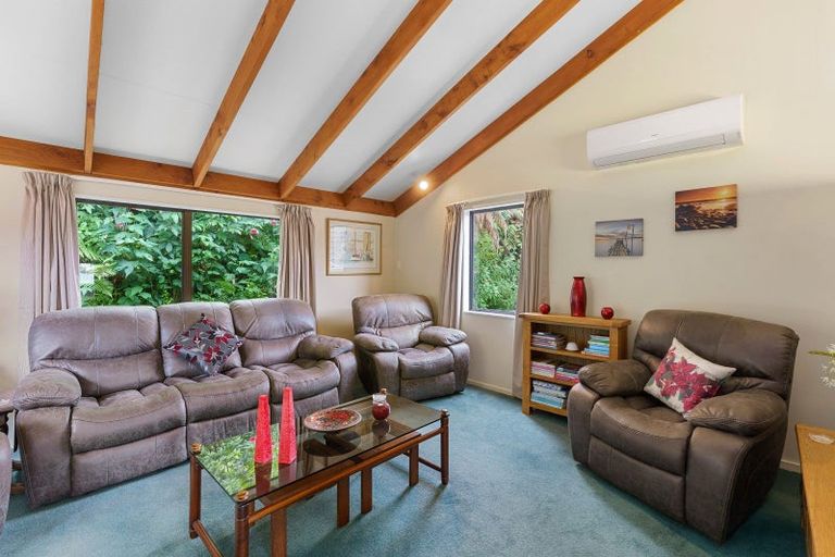 Photo of property in 128 Rahui Road, Otaki, 5512