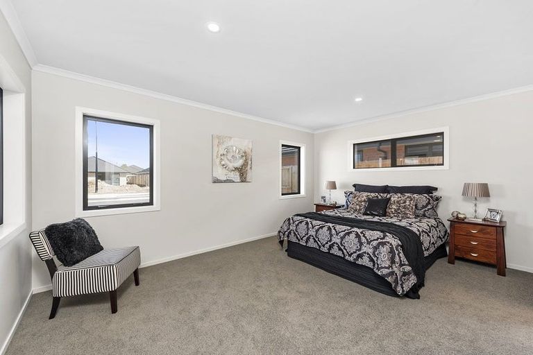 Photo of property in 12 Chalgrove Road, Huntington, Hamilton, 3210