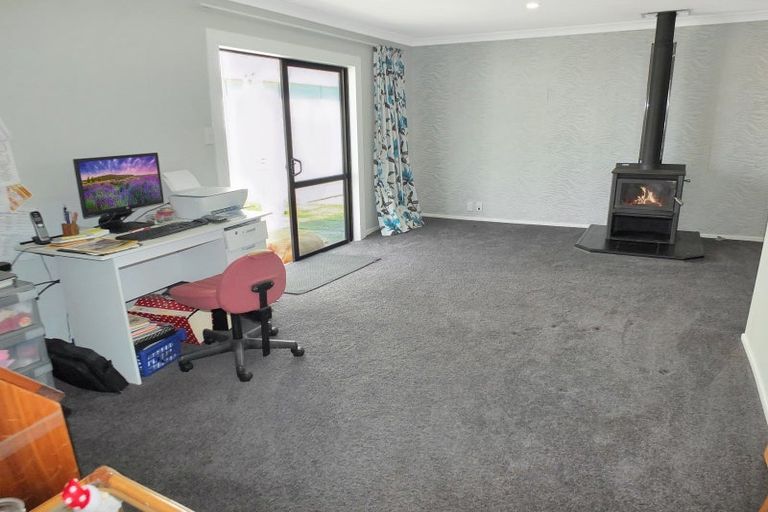 Photo of property in 8a Holben Parade, Foxton Beach, Foxton, 4815