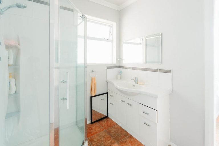 Photo of property in 27 Stanley Street, Levin, 5510