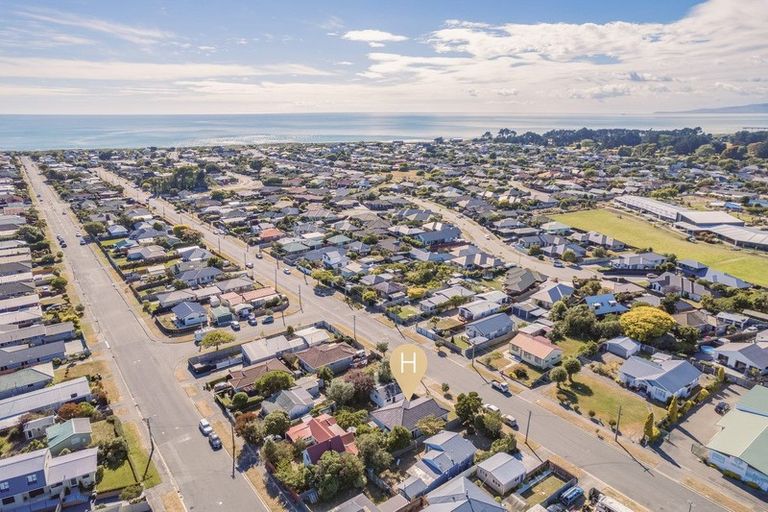 Photo of property in 136 Tedder Avenue, North New Brighton, Christchurch, 8083