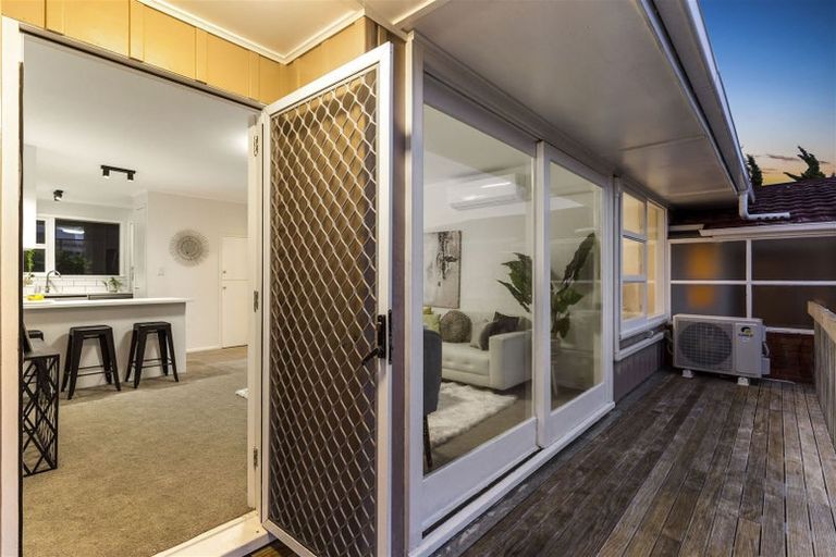 Photo of property in 3/240 Hurstmere Road, Takapuna, Auckland, 0622