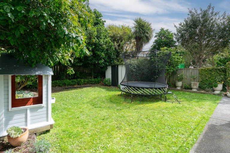 Photo of property in 86 The Parade, Island Bay, Wellington, 6023