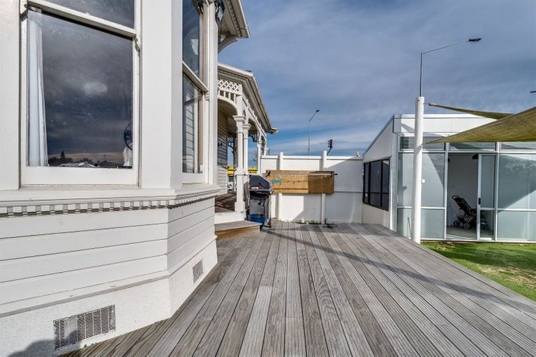 Photo of property in 200 Grove Road, Mayfair, Hastings, 4122