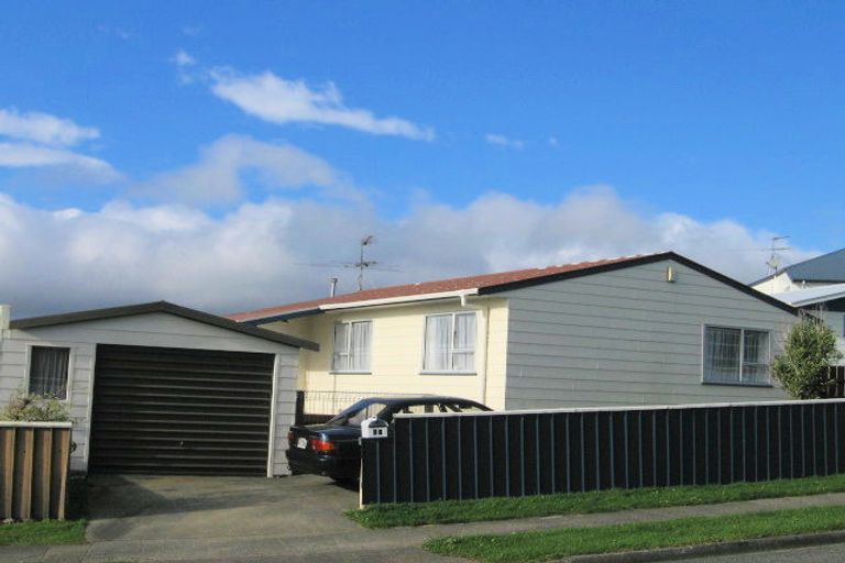 Photo of property in 17 Drummond Crescent, Kelson, Lower Hutt, 5010