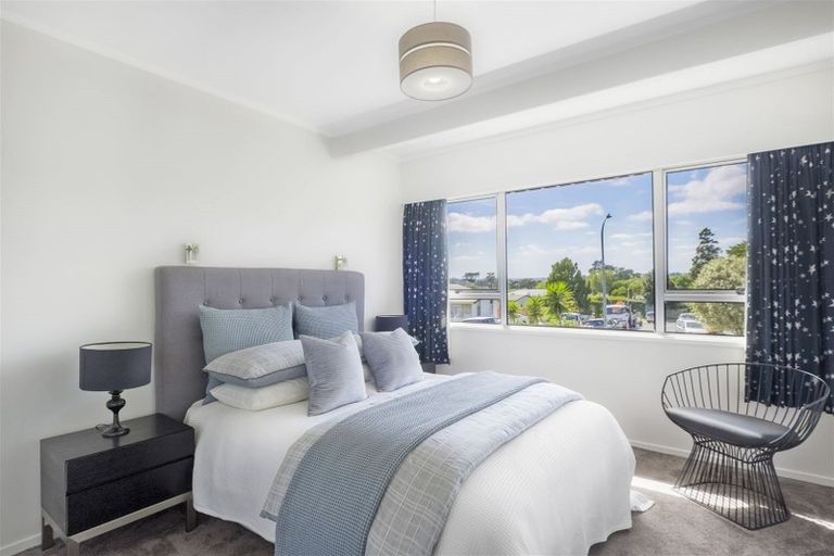 Photo of property in 14 Paulange Place, Pakuranga Heights, Auckland, 2010