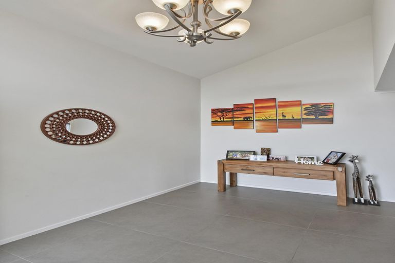 Photo of property in 61 Turnberry Drive, Wattle Downs, Auckland, 2103