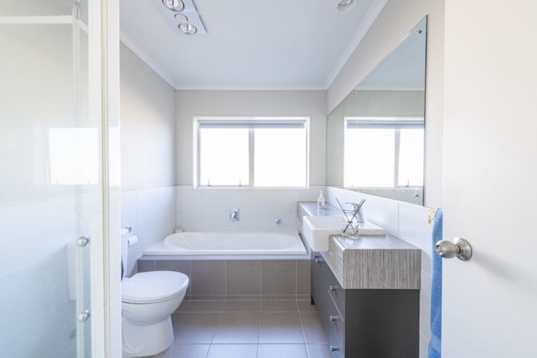 Photo of property in 14 Montanez Drive, Flat Bush, Auckland, 2019