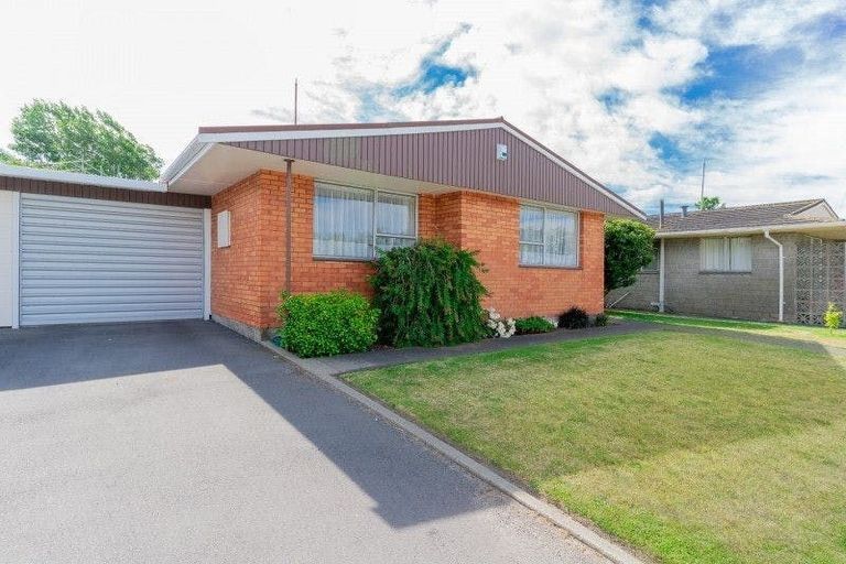 Photo of property in 9 Urella Place, Spreydon, Christchurch, 8024