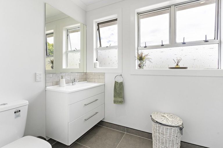 Photo of property in 222 High Street North, Carterton, 5713