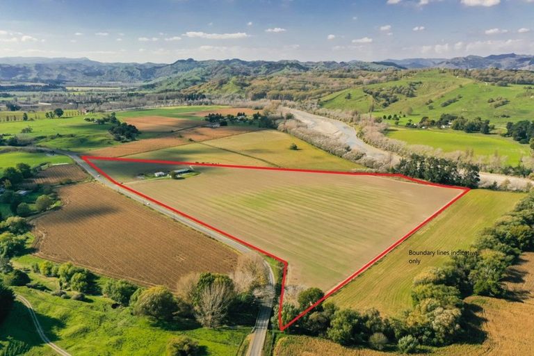 Photo of property in 406 Whatatutu Road, Te Karaka, 4094