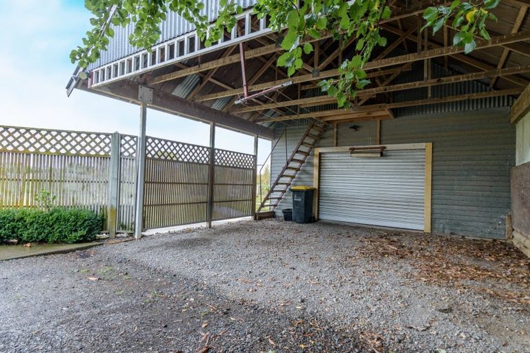 Photo of property in 100 Halcombe Road, Feilding, 4775