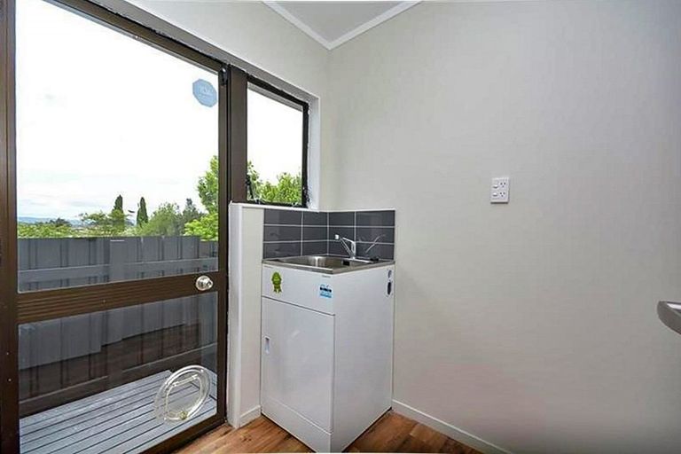 Photo of property in 2/26 Estuary Road, Weymouth, Auckland, 2103