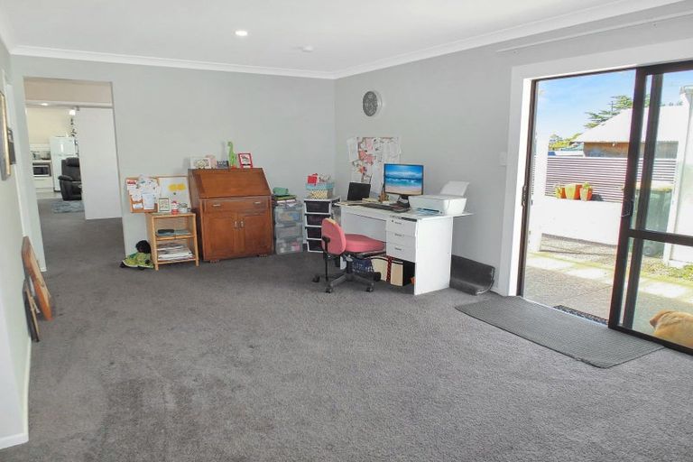 Photo of property in 8a Holben Parade, Foxton Beach, Foxton, 4815