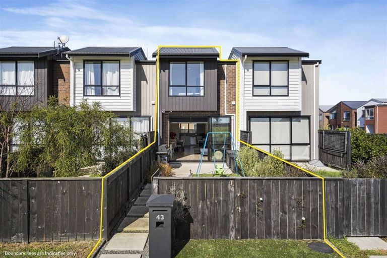 Photo of property in 43 Walsh Road, Papakura, 2110