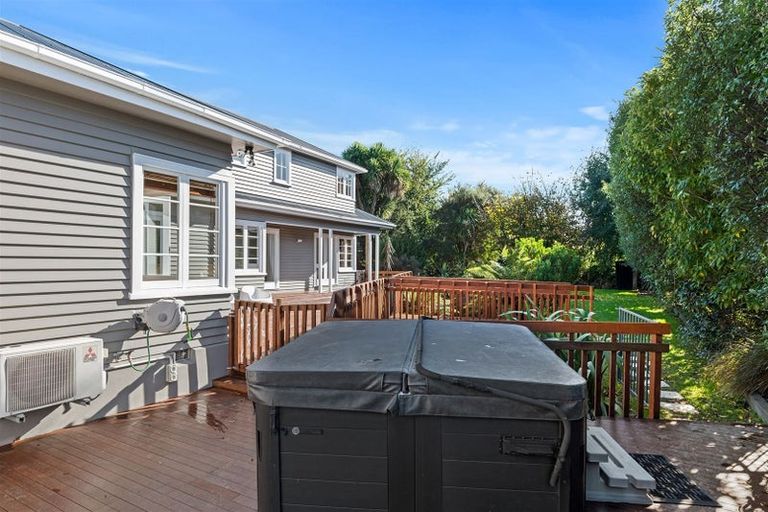 Photo of property in 35 Paparoa Street, Papanui, Christchurch, 8053