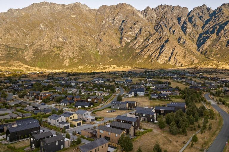 Photo of property in 26 Soudley Court, Jacks Point, Queenstown, 9371