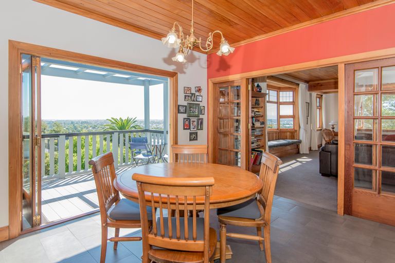 Photo of property in 16 Huntsbury Avenue, Huntsbury, Christchurch, 8022