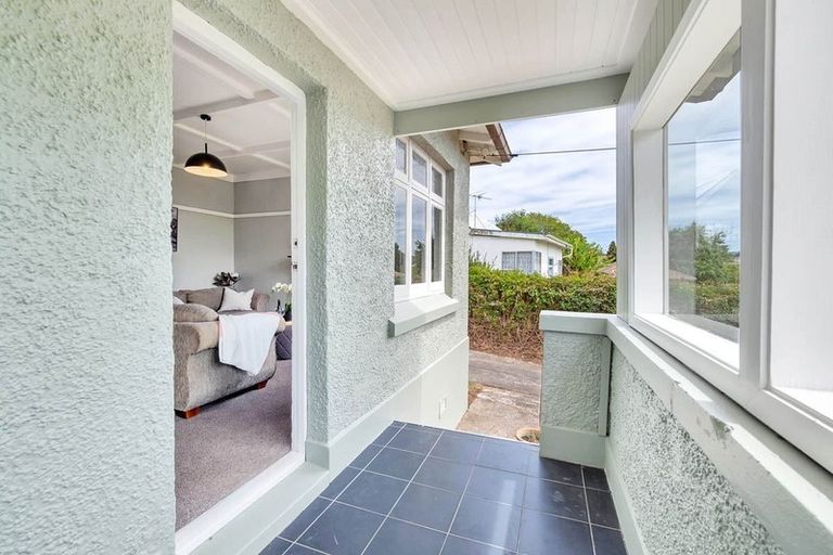 Photo of property in 19 Craigbank Avenue, New Lynn, Auckland, 0600