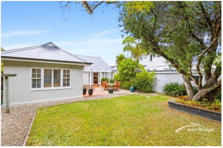 Photo of property in 232 Lake Road, Hauraki, Auckland, 0622