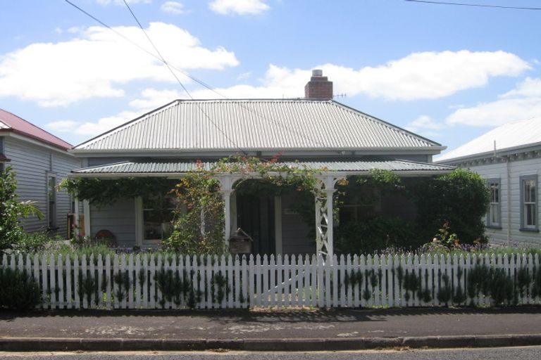 Photo of property in 34 Church Street, Devonport, Auckland, 0624