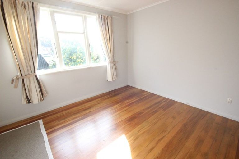 Photo of property in 8 Ayr Place, Hokowhitu, Palmerston North, 4410