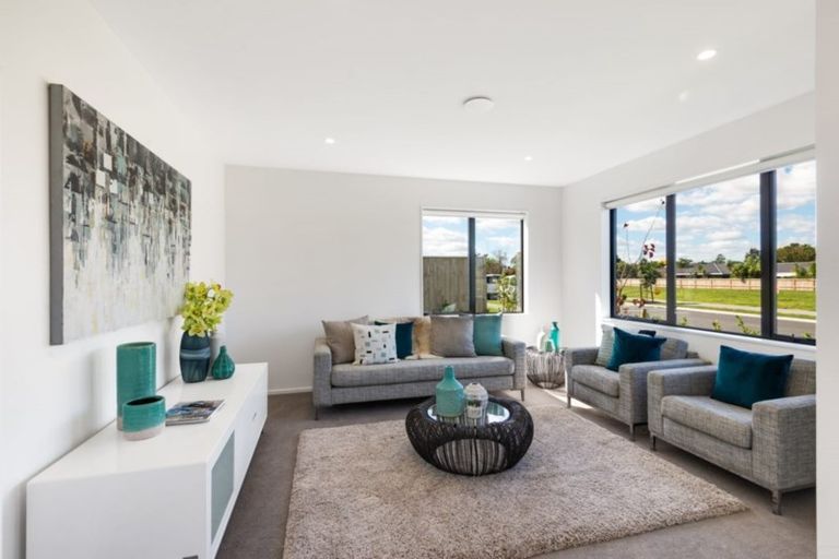 Photo of property in 19 Waituarua Drive, Takanini, 2112