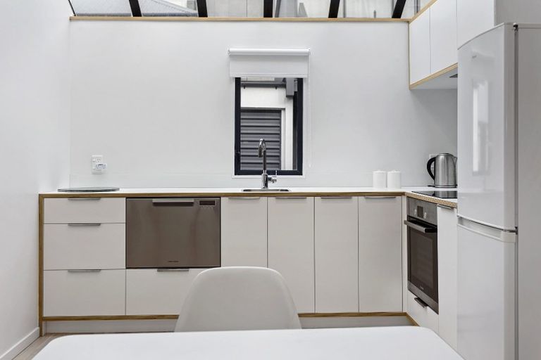 Photo of property in 2/388 Montreal Street, Christchurch Central, Christchurch, 8013