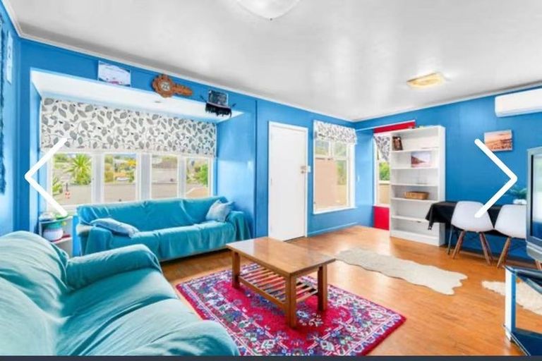 Photo of property in 42 Selwyn Crescent, Forrest Hill, Auckland, 0620