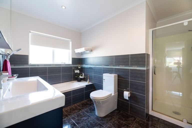 Photo of property in 5 Grammar School Road, Pakuranga, Auckland, 2010