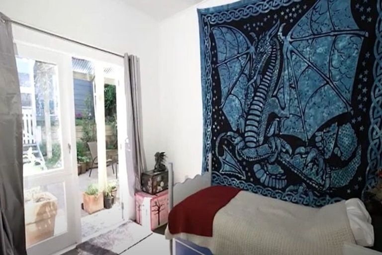 Photo of property in 217 Marine Parade, Seatoun, Wellington, 6022