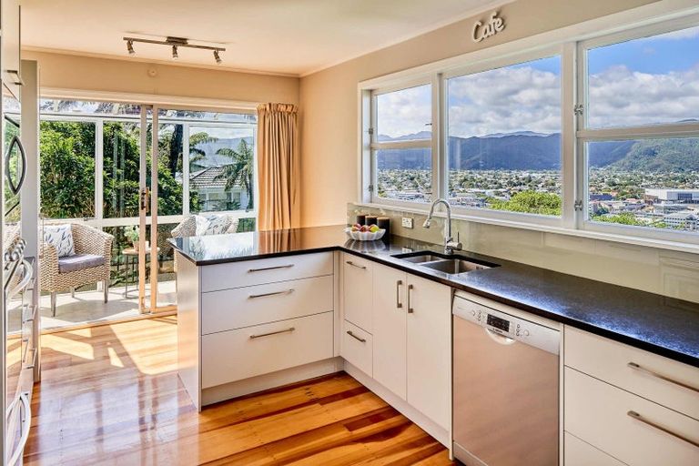 Photo of property in 13 City View Grove, Harbour View, Lower Hutt, 5010