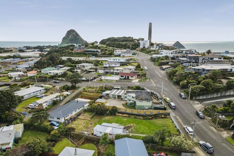 Photo of property in 3 Scott Street, Moturoa, New Plymouth, 4310