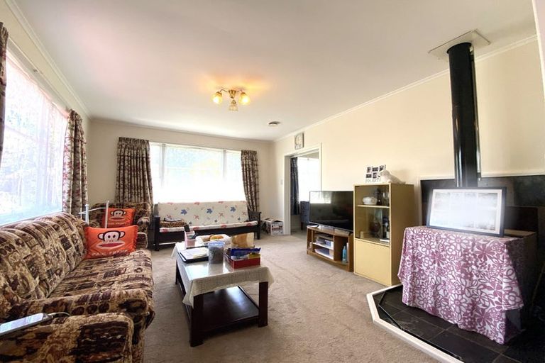 Photo of property in 18 Kelkirk Street, Kelston, Auckland, 0602