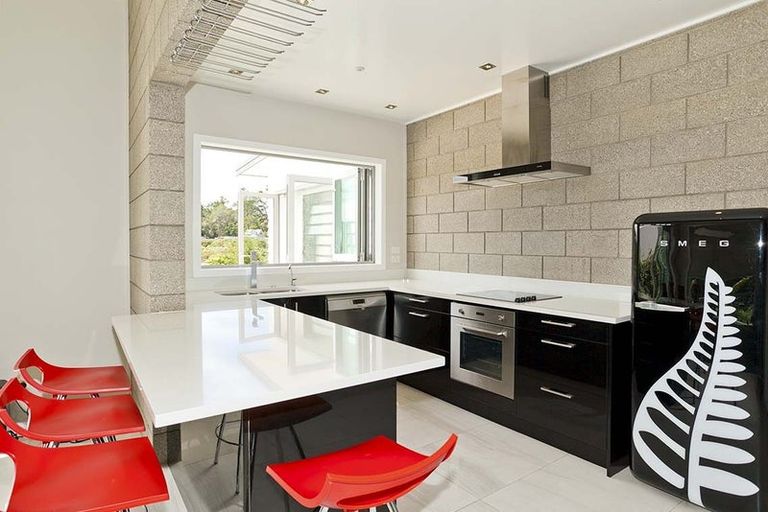 Photo of property in 7b Olwyn Place, Greenhithe, Auckland, 0632