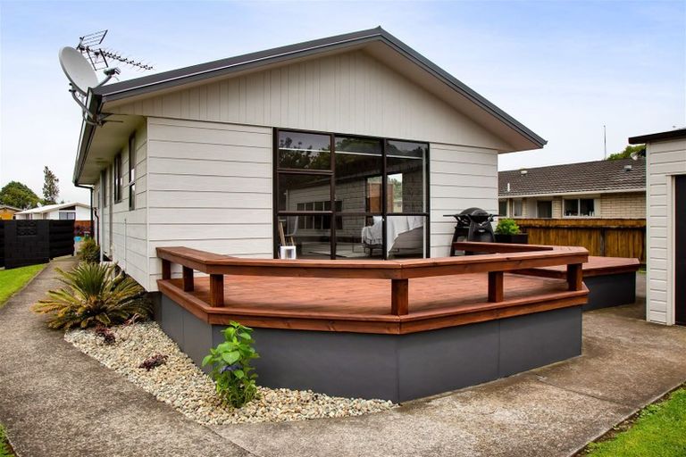 Photo of property in 15 Jade Place, Bell Block, New Plymouth, 4312