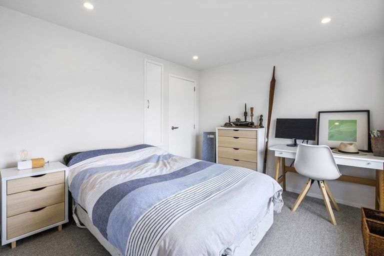 Photo of property in 515 Marine Drive, Sunshine Bay, Lower Hutt, 5013