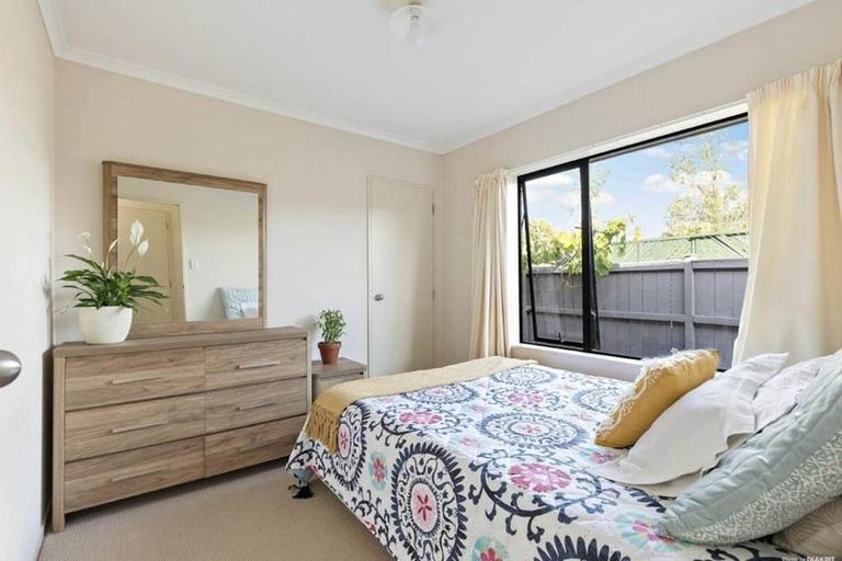 Photo of property in 15 Ironstone Place, Randwick Park, Auckland, 2105